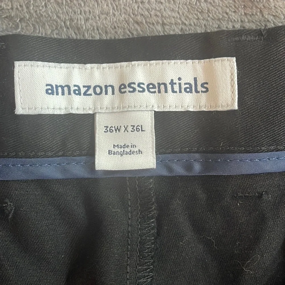 Men’s flat front chinos NWOT pants dress